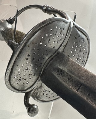 Lot 179 - A MILITARY SWORD, LATE 17TH/EARLY 18TH CENTURY, FRENCH OR SWISS