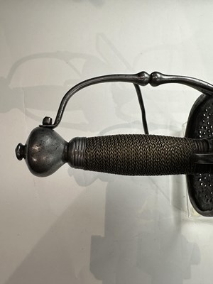 Lot 179 - A MILITARY SWORD, LATE 17TH/EARLY 18TH CENTURY, FRENCH OR SWISS
