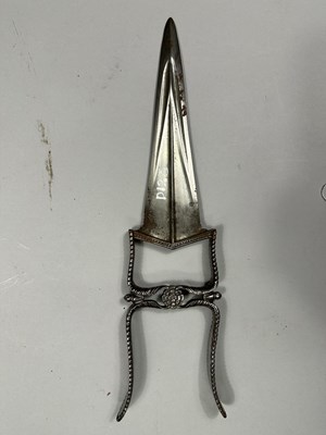Lot 58 - AN INDIAN DAGGER (KATAR), LATE 18TH CENTURY