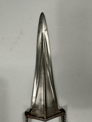 Lot 58 - AN INDIAN DAGGER (KATAR), LATE 18TH CENTURY