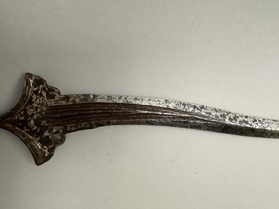 Lot 55 - A SOUTH INDIAN DAGGER (CHILANUM), 15TH/16TH CENTURY, POSSIBLY MADRAS