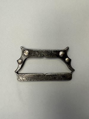 Lot 66 - A SOUTH INDIAN KNUCKLE PUNCH (VAJRA-MUSHTI), 18TH/EARLY 19TH CENTURY