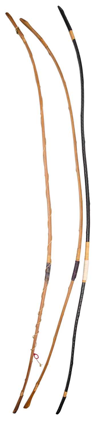 Lot 587 - THREE SIGNED JAPANESE BOWS, 20TH CENTURY