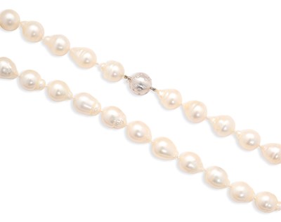 Lot 735 - SOUTH SEA BAROQUE CULTURED PEARL AND DIAMOND NECKLACE