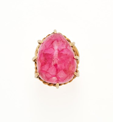 Lot 320 - DYED PINK QUARTZ DRESS RING