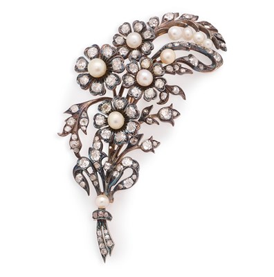 Lot 651 - VICTORIAN, DIAMOND AND PEARL BROOCH, 1880s