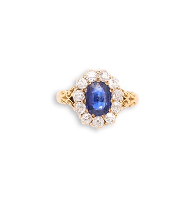 Lot 630 - VICTORIAN, SAPPHIRE AND DIAMOND RING, 1890s