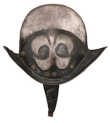 Lot 205 - A GERMAN BLACK AND WHITE COMB MORION, CIRCA 1600