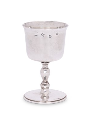 Lot 142 - A SILVER 'PRINCE OF WALES INVESTITURE' COMMEMORATIVE GOBLET, PRESTONS LTD., LONDON, 1968