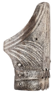 Lot 212 - THE UPPER PORTION OF A VAMBRACE IN GERMAN LATE 15TH CENTURY STYLE, 19TH CENTURY