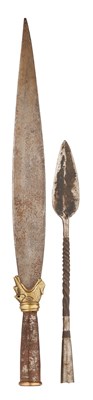 Lot 687 - AN AFRICAN SPEARHEAD, POSSIBLY FROM KENYA, AND A FURTHER SPEARHEAD