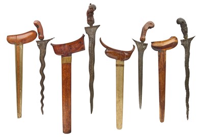 Lot 604 - FOUR MALAYSIAN DAGGERS (KRIS), LATE 19TH/EARLY 20TH CENTURY