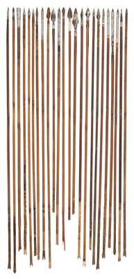 Lot 657 - A GROUP OF TWENTY-FOUR INDIAN ARROWS (TIR), 18TH/19TH CENTURY