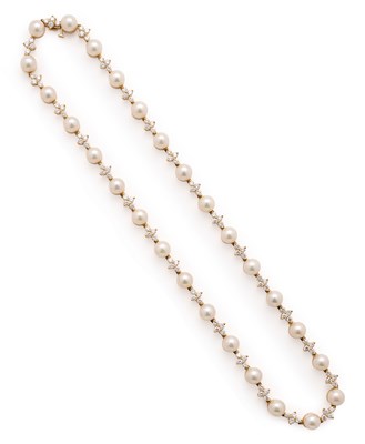 Lot 787 - TIFFANY & CO.: GOLD, CULTURED PEARL AND DIAMOND NECKLACE