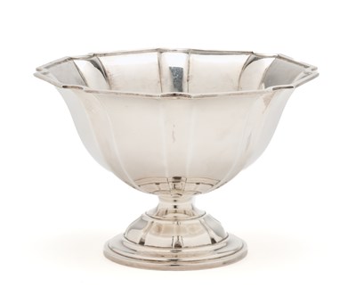 Lot 98 - A GEORGE V SILVER BOWL, MAPPIN & WEBB LTD., LONDON, 1925