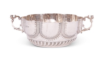 Lot 182 - A VICTORIAN SILVER BOWL, LAMBERT & CO., LONDON, 1894
