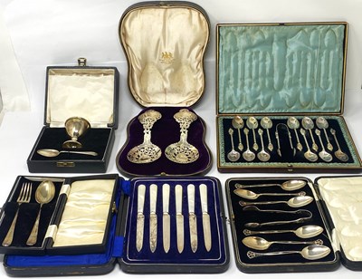 Lot 95 - A GROUP OF SIX CASES OF SILVER AND ELECTROPLATE