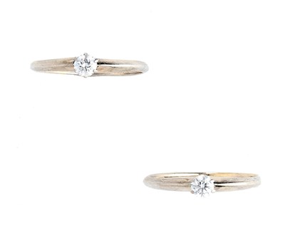 Lot 322 - TWO DIAMOND RINGS