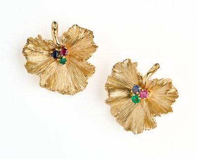 Lot 316 - GEM-SET BROOCH AND EAR CLIP