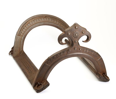 Lot 15 - A NORTH INDIAN SADDLE (ZIN), 18TH/19TH CENTURY, PROBABLY RAJASTHAN