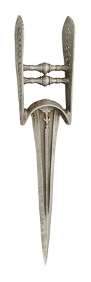 Lot 616 - A SOUTH INDIAN DAGGER (KATAR), 17TH CENTURY