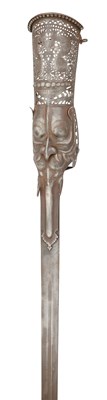 Lot 608 - AN INDIAN GAUNTLET SWORD (PATA), PROBABLY 18TH/19TH CENTURY THANJAVUR, TAMIL NADU