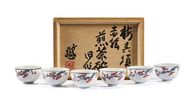 Lot 170 - KONDO YUZO (JAPANESE, 1902-1985), SIX SOMETSUKE AND RED SAKE CUPS, SHOWA PERIOD (1926-1989)