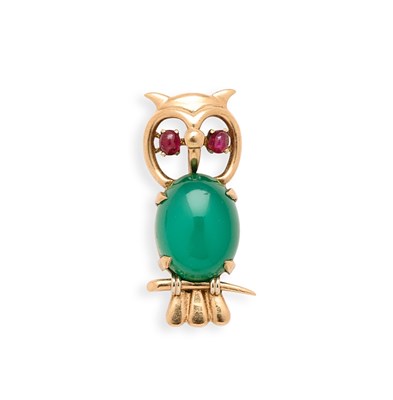Lot 718 - GOLD, CHRYSOPRASE AND RUBY BROOCH, 1959