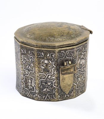 Lot 90 - A KHORASAN SILVER INLAID BRASS BOX, CIRCA 13TH CENTURY