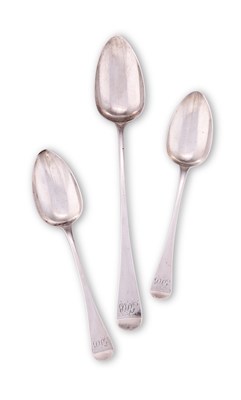 Lot 155 - A GEORGE IV SILVER GRAVY SPOON, HYAM HYAMS, LONDON, 1822