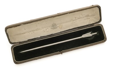 Lot 35 - A SILVER ARROW PRESENTED BY LADY MAUD WARRENDER TO THE CAMBRIDGE ARCHERS, D&J WELBY, LONDON, 1924
