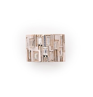 Lot 795 - MCCABE MCCARTY: GOLD AND DIAMOND BAND RING, 1980