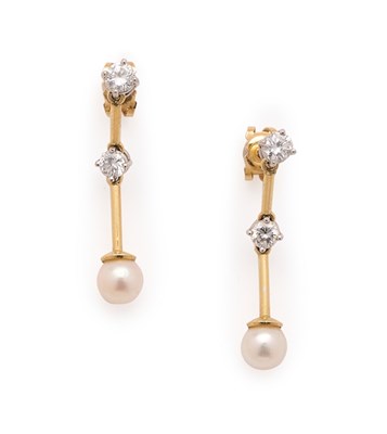 Lot 788 - PAIR OF CULTURED PEARL AND DIAMOND PENDENT EARRINGS