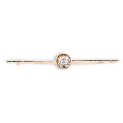 Lot 626 - DIAMOND BAR BROOCH, 1920s
