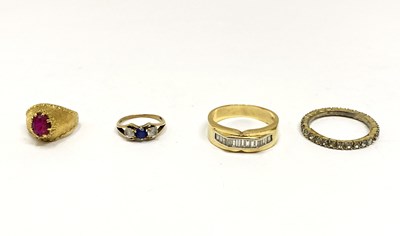 Lot 586 - FOUR RINGS