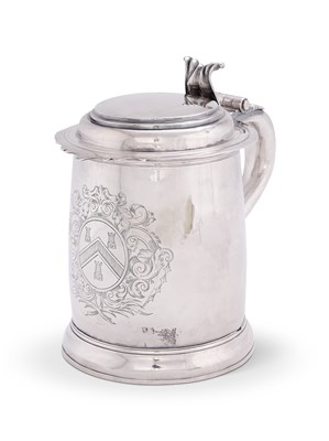 Lot 247 - A QUEEN ANNE SILVER TANKARD, JOHN SUTTON, LONDON, 1704