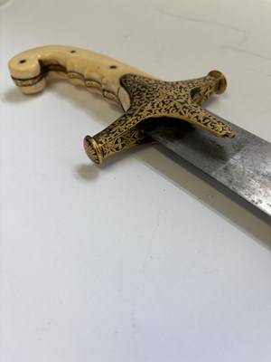 Lot 13 - AN INDO-PERSIAN SWORD (SHAMSHIR), 19TH CENTURY