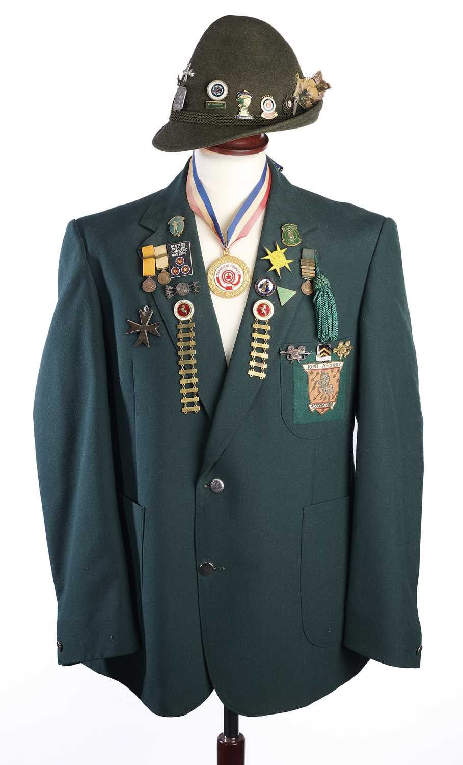 Lot 41 - A CONTEMPORARY KENT ARCHERY ASSOCIATION JACKET AND HAT