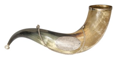 Lot 39 - A SILVER-MOUNTED PRIZE HORN, R.H., LONDON, 20TH CENTURY