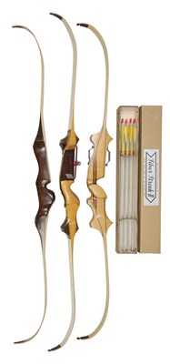 Lot 144 - TWENTY SCOTTISH RECURVE BOWS AND FIVE BOXES OF ARROWS