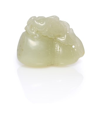 Lot 82 - A CHINESE CELADON JADE 'SEED POD' PENDANT, QING DYNASTY (1644-1911)
