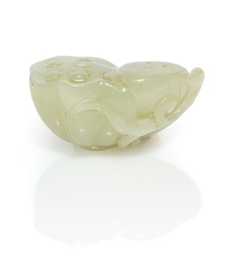 Lot 81 - A CHINESE CELADON JADE SEED POD PENDANT, QING DYNASTY (1644-1911)