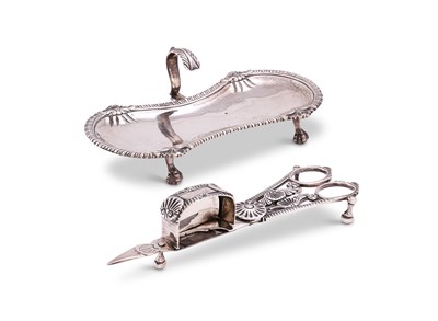 Lot 220 - A GEORGE III SILVER SNUFFERS TRAY, JOHN CARTER, LONDON, 1770