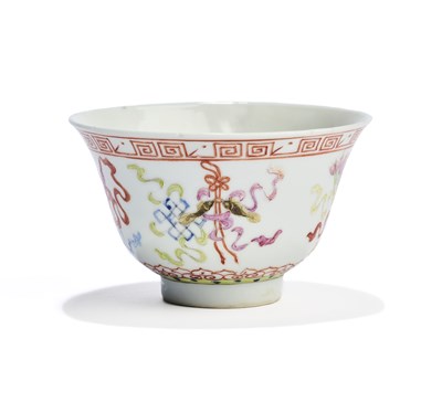 Lot 1 - A CHINESE FAMILLE-ROSE 'BAJIXIANG' CUP, GUANGXU MARK AND PERIOD (1875-1908)