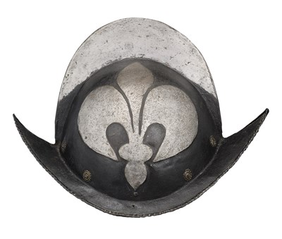 Lot 207 - A GERMAN BLACK AND WHITE COMB MORION, CIRCA 1600