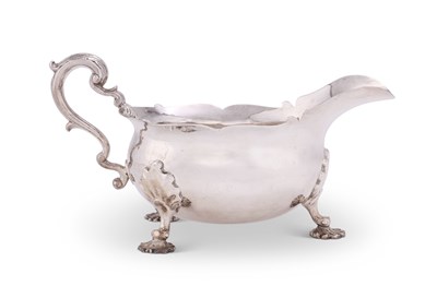 Lot 215 - A LARGE GEORGE IV SILVER SAUCEBOAT, MAKER'S MARK W?, LONDON, 1823