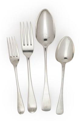Lot 163 - A GROUP OF GEORGIAN TABLE SILVER, VARIOUS MAKERS, LONDON, 1792-1834