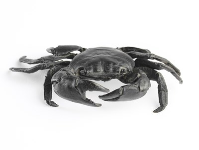 Lot 152 - A JAPANESE BRONZE OKIMONO OF A CRAB, MEIJI PERIOD (1868-1912)