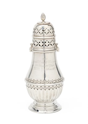 Lot 28 - A SILVER JOHN O' GAUNTS BOWMEN PRIZE SUGAR CASTER, MARSTON AND BAYLISS, BIRMINGHAM, 1902