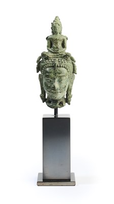 Lot 286 - A BAYON BRONZE HEAD OF THE BODHISATTVA AVALOKITESVARA, CAMBODIA, 12TH CENTURY
